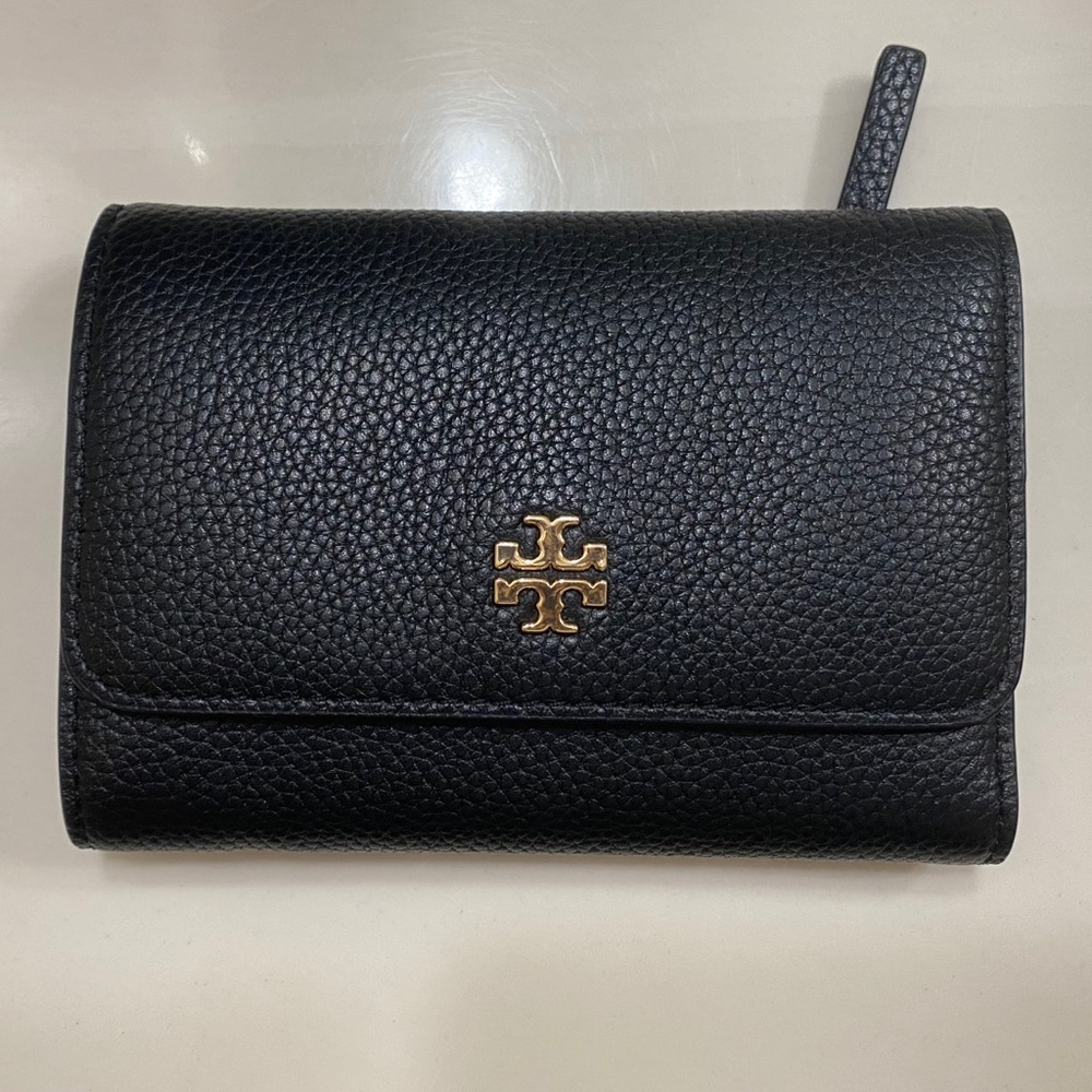 Tory Burch Carter Medium Flap Tri-Fold Wallet